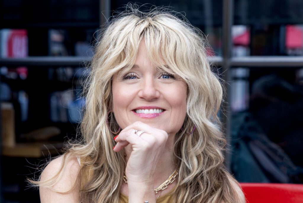 Bronwyn-LargeBanner-Gold